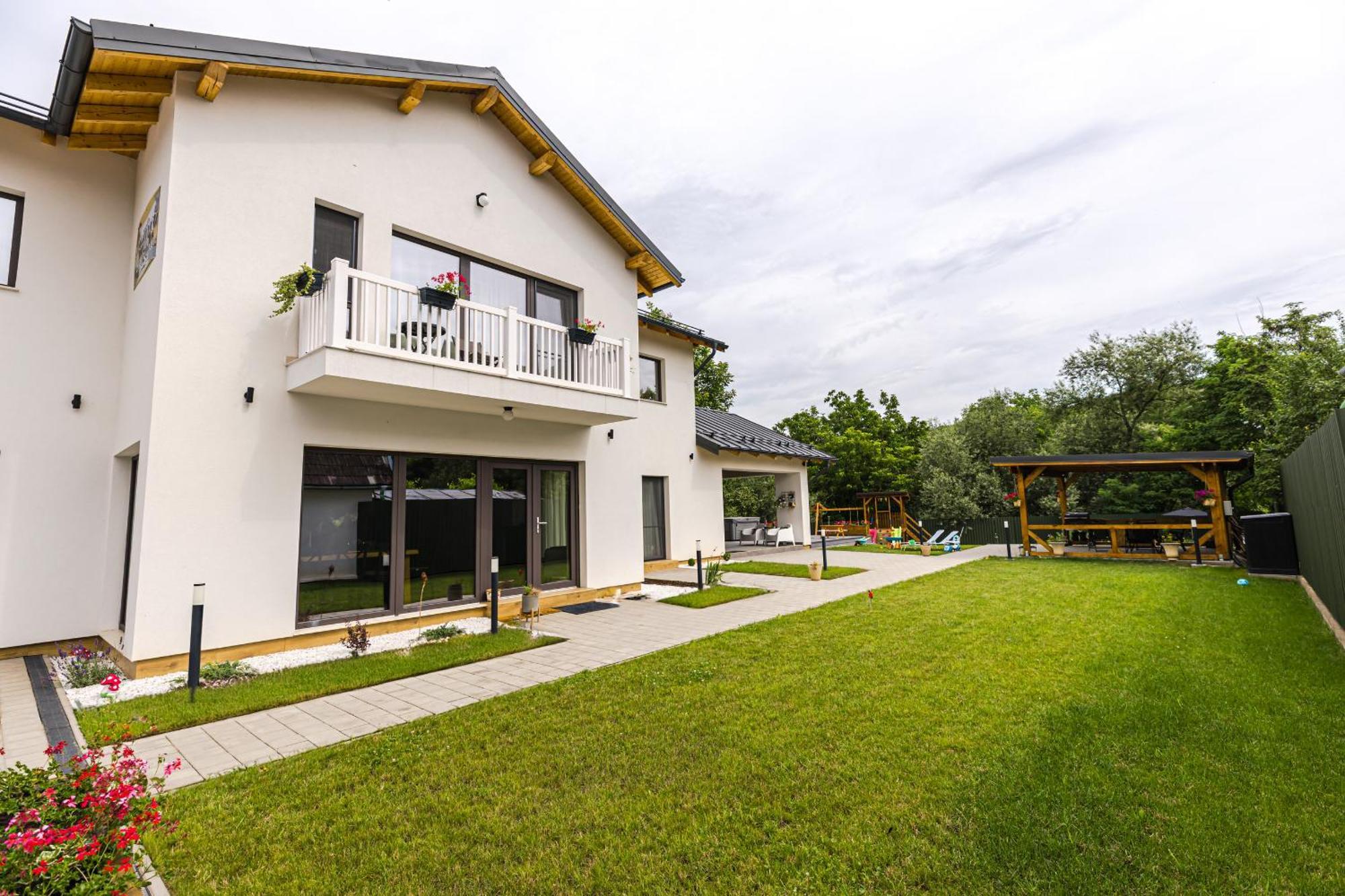 Ioanaguesthouse Turda Exterior photo