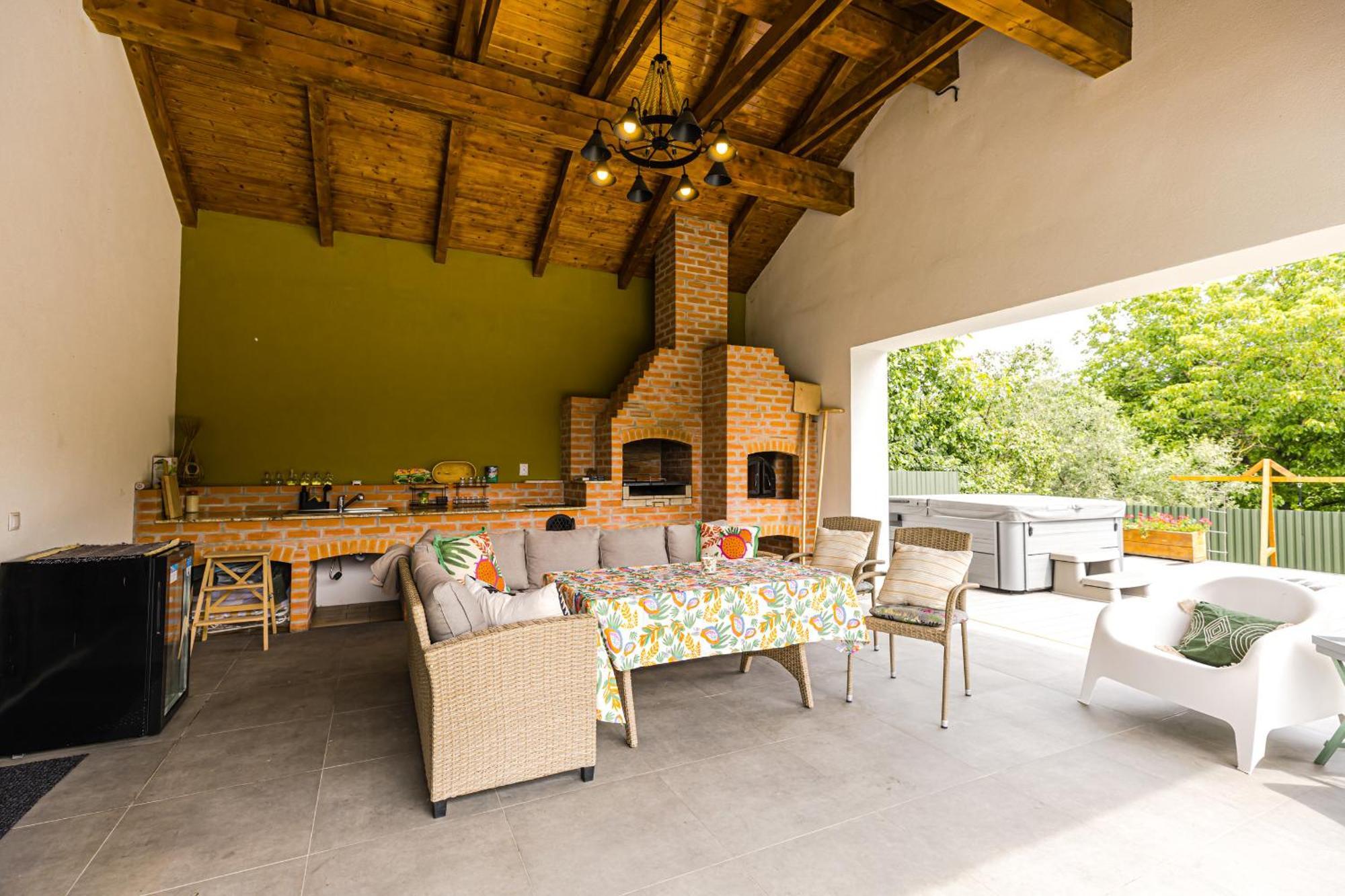 Ioanaguesthouse Turda Exterior photo